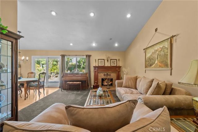 23149 Cuervo, Valencia, CA 91354