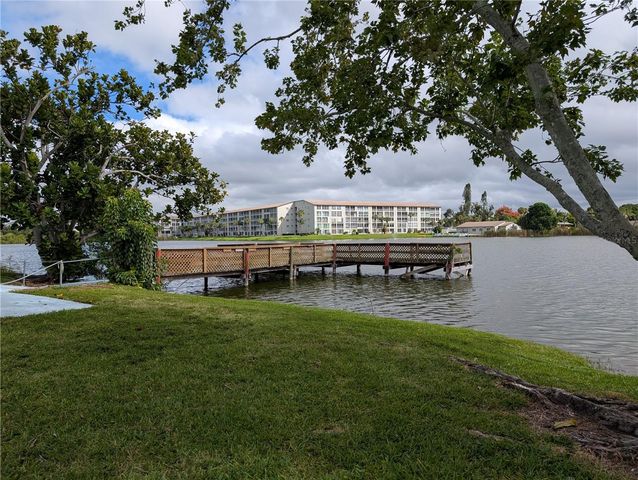 4017 LAKE BAYSHORE DRIVE 109, Bradenton, FL 34205