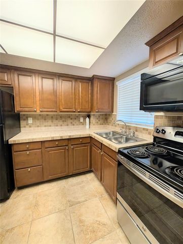 4017 LAKE BAYSHORE DRIVE 109, Bradenton, FL 34205