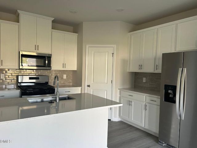 1220 Whitespire Way, Zebulon, NC 27597