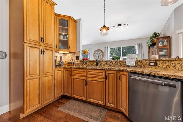 223 Victoria Park Avenue, Wentzville, MO 63385