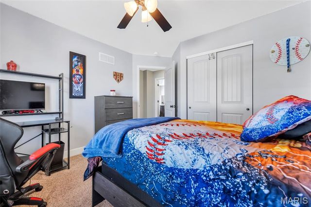 223 Victoria Park Avenue, Wentzville, MO 63385