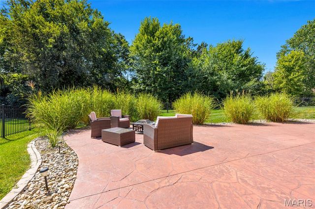 223 Victoria Park Avenue, Wentzville, MO 63385