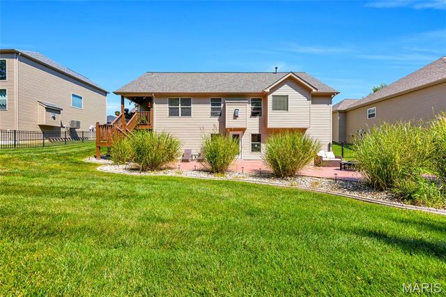 223 Victoria Park Avenue, Wentzville, MO 63385