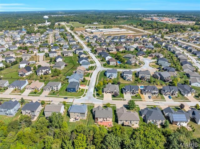 223 Victoria Park Avenue, Wentzville, MO 63385