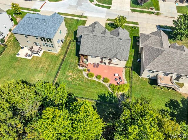 223 Victoria Park Avenue, Wentzville, MO 63385