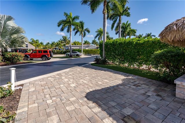 13455 Snook CIR, Naples, FL 34114
