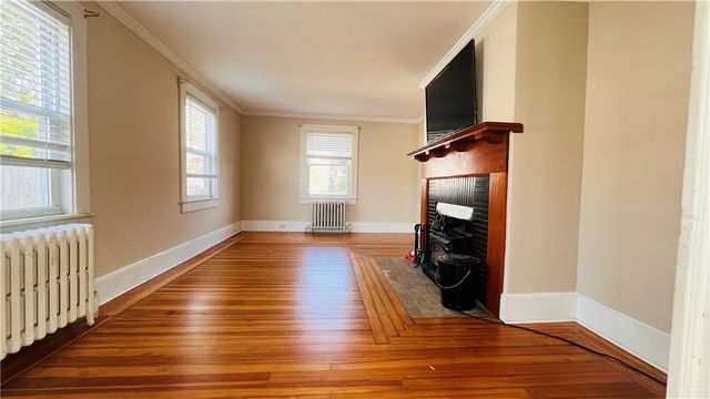 105 Bliss Road, Newport, RI 02840