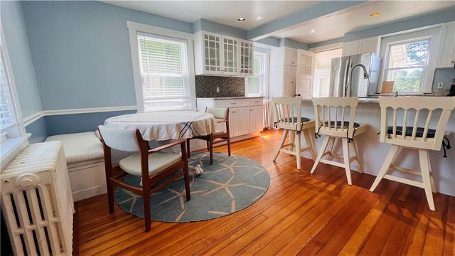 105 Bliss Road, Newport, RI 02840