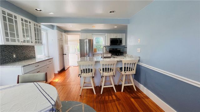 105 Bliss Road, Newport, RI 02840