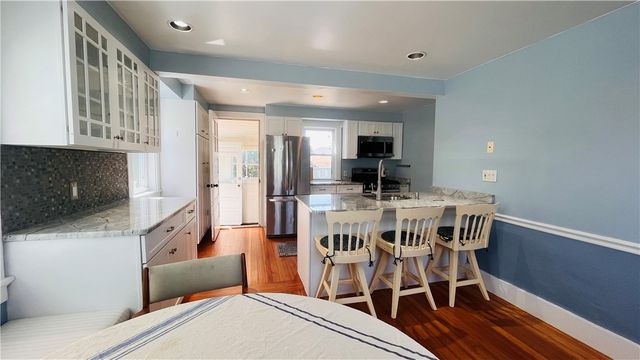 105 Bliss Road, Newport, RI 02840
