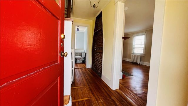 105 Bliss Road, Newport, RI 02840