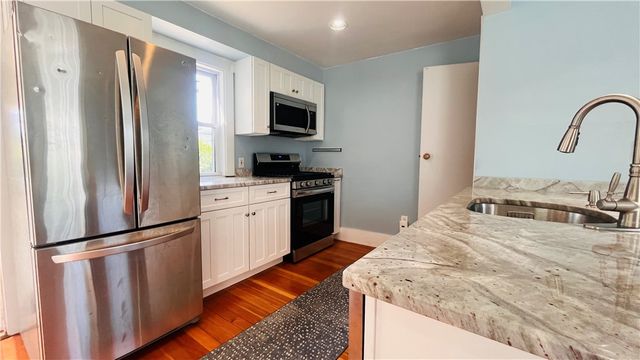 105 Bliss Road, Newport, RI 02840