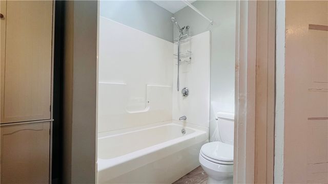 105 Bliss Road, Newport, RI 02840