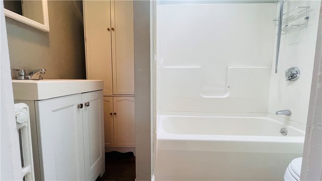 105 Bliss Road, Newport, RI 02840