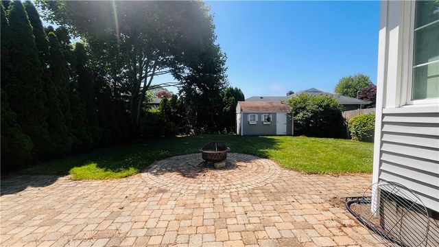 105 Bliss Road, Newport, RI 02840