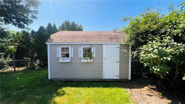 105 Bliss Road, Newport, RI 02840