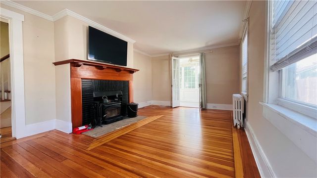 105 Bliss Road, Newport, RI 02840
