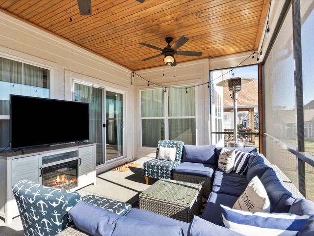 82 Hammock Dr, Winchester, TN 37398