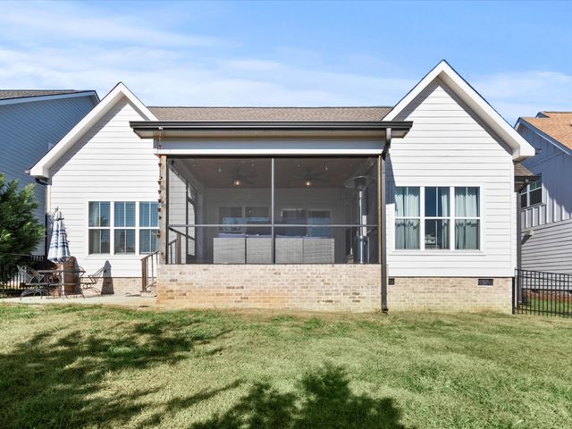 82 Hammock Dr, Winchester, TN 37398