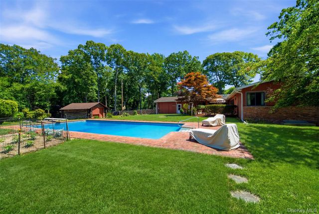 27 Sunken Meadow Road, Northport, NY 11768