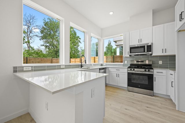 2000 Riverside Farms RD 14101, Austin, TX 78741