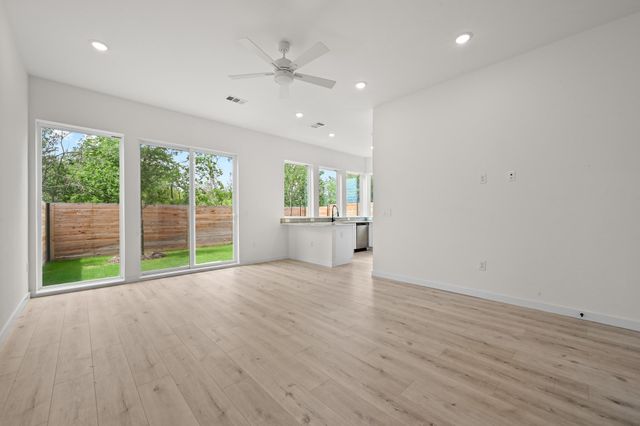 2000 Riverside Farms RD 14101, Austin, TX 78741