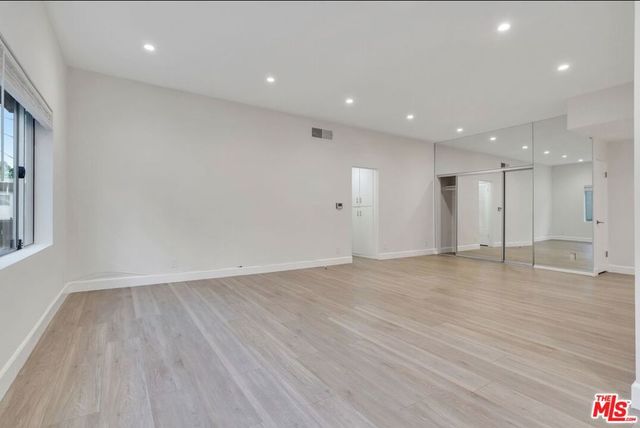 134 S Elm Drive 106, Beverly Hills, CA 90212