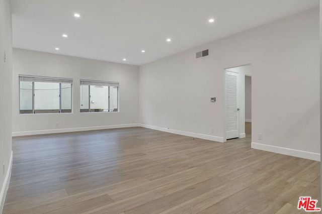 134 S Elm Drive 106, Beverly Hills, CA 90212