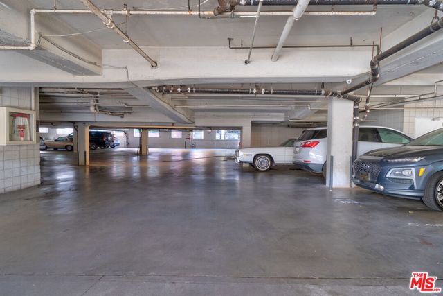 134 S Elm Drive 106, Beverly Hills, CA 90212