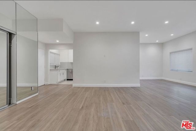 134 S Elm Drive 106, Beverly Hills, CA 90212