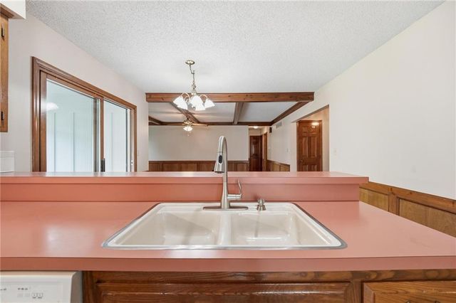 1108 SW 8th Terrace, Lee's Summit, MO 64081