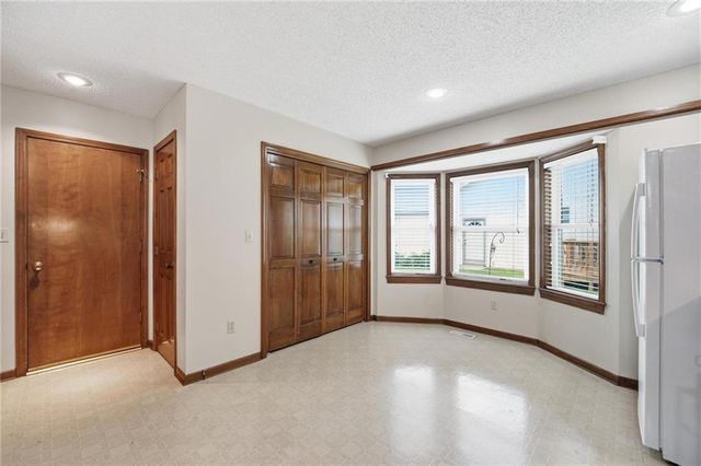 1108 SW 8th Terrace, Lee's Summit, MO 64081
