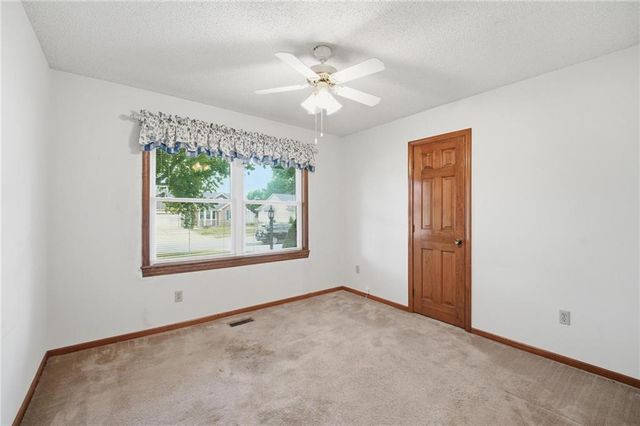 1108 SW 8th Terrace, Lee's Summit, MO 64081