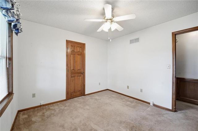 1108 SW 8th Terrace, Lee's Summit, MO 64081