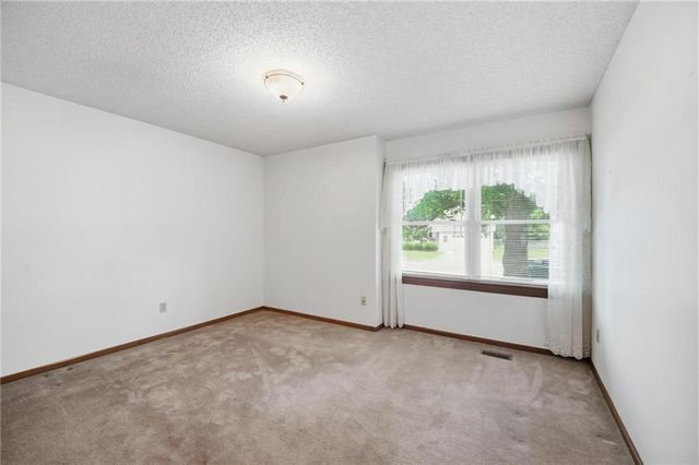 1108 SW 8th Terrace, Lee's Summit, MO 64081