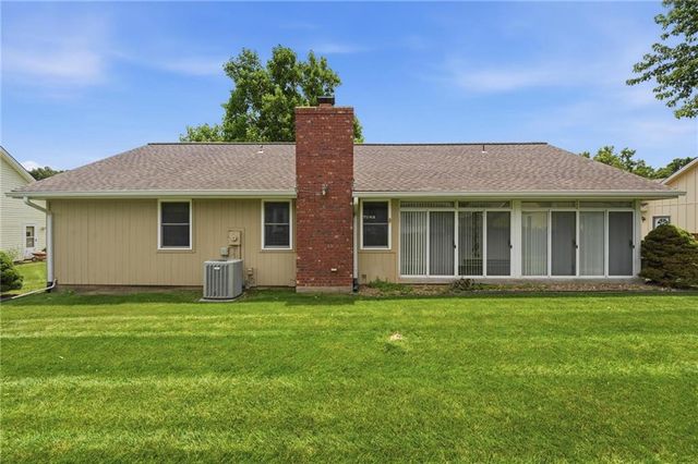 1108 SW 8th Terrace, Lee's Summit, MO 64081