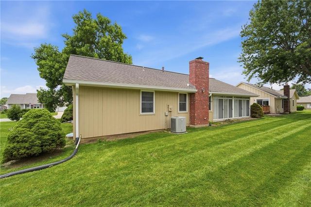1108 SW 8th Terrace, Lee's Summit, MO 64081