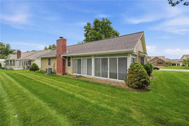 1108 SW 8th Terrace, Lee's Summit, MO 64081