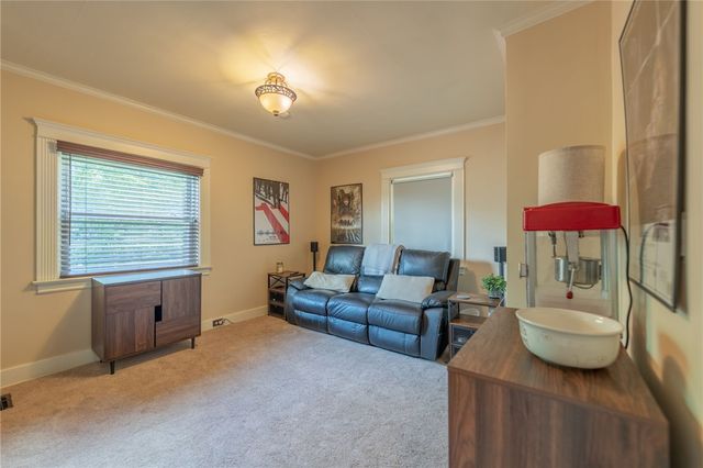 3936 Kleber St, Brighton Heights, PA 15212