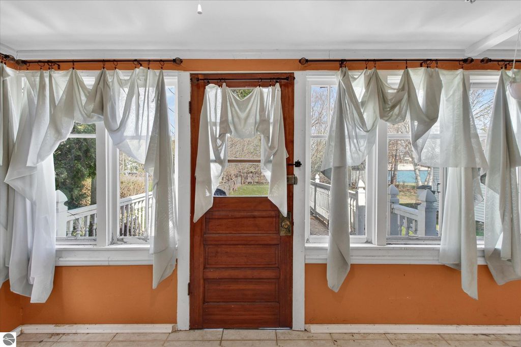 Image 19 of property listing at 804 Woodworth Avenue, Alma, MI 48801