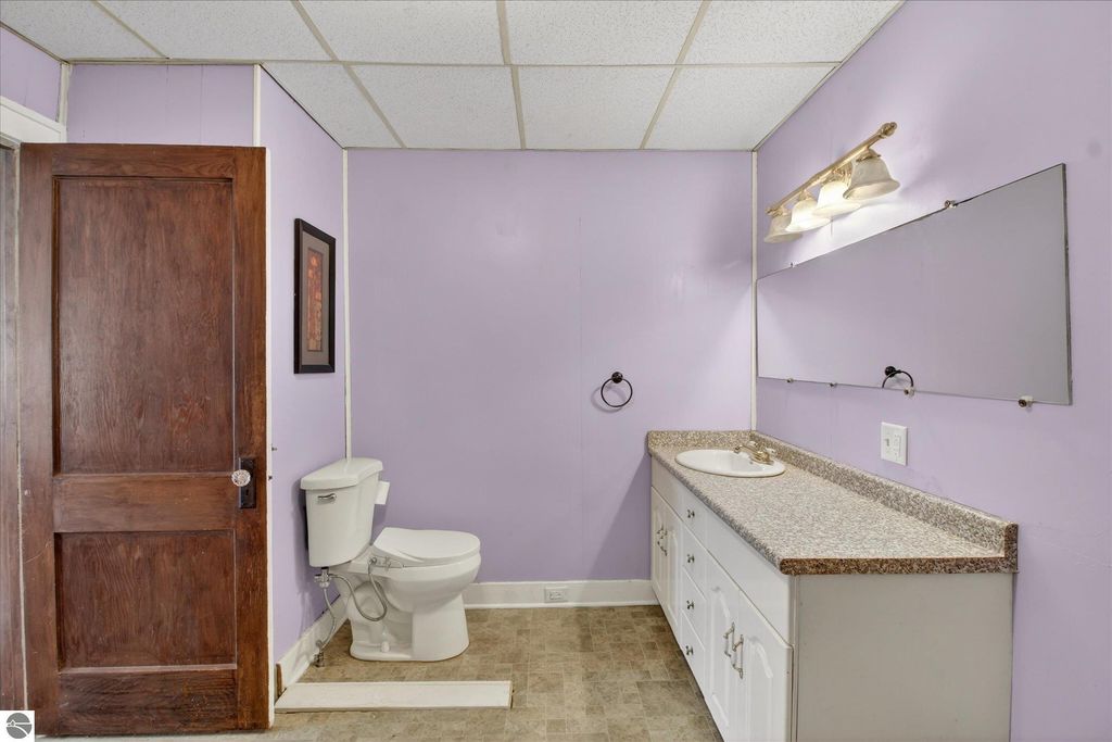 Image 21 of property listing at 804 Woodworth Avenue, Alma, MI 48801