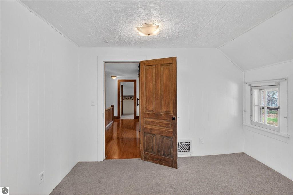 Image 29 of property listing at 804 Woodworth Avenue, Alma, MI 48801