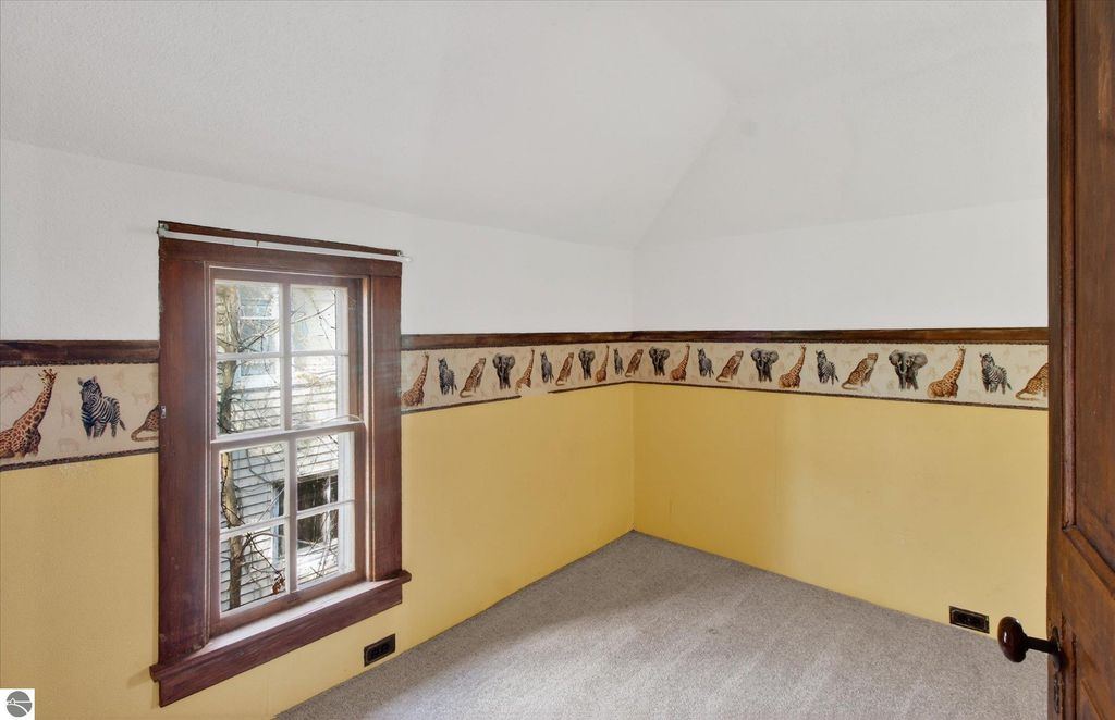 Image 30 of property listing at 804 Woodworth Avenue, Alma, MI 48801