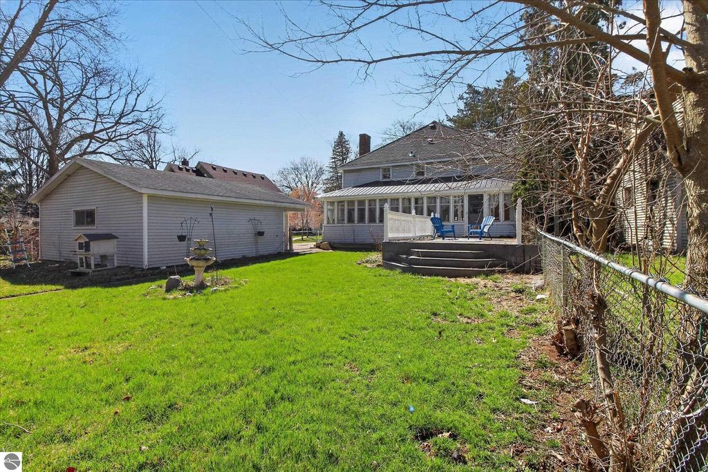 Image 41 of property listing at 804 Woodworth Avenue, Alma, MI 48801