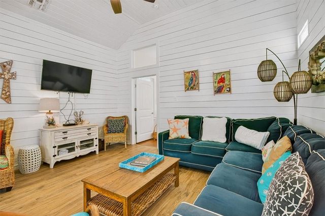 2212 State Hwy 361 303, Port Aransas, TX 78373