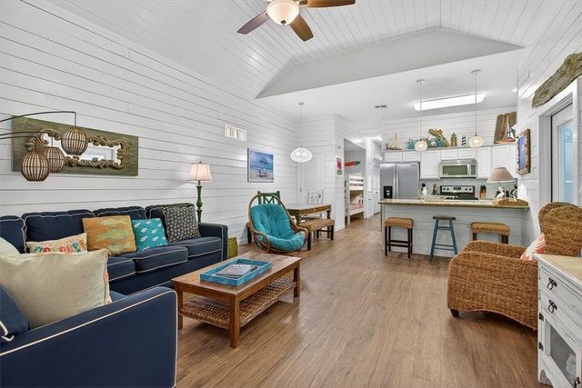 2212 State Hwy 361 303, Port Aransas, TX 78373