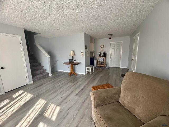721 LION DR, Rapid City, SD 57701
