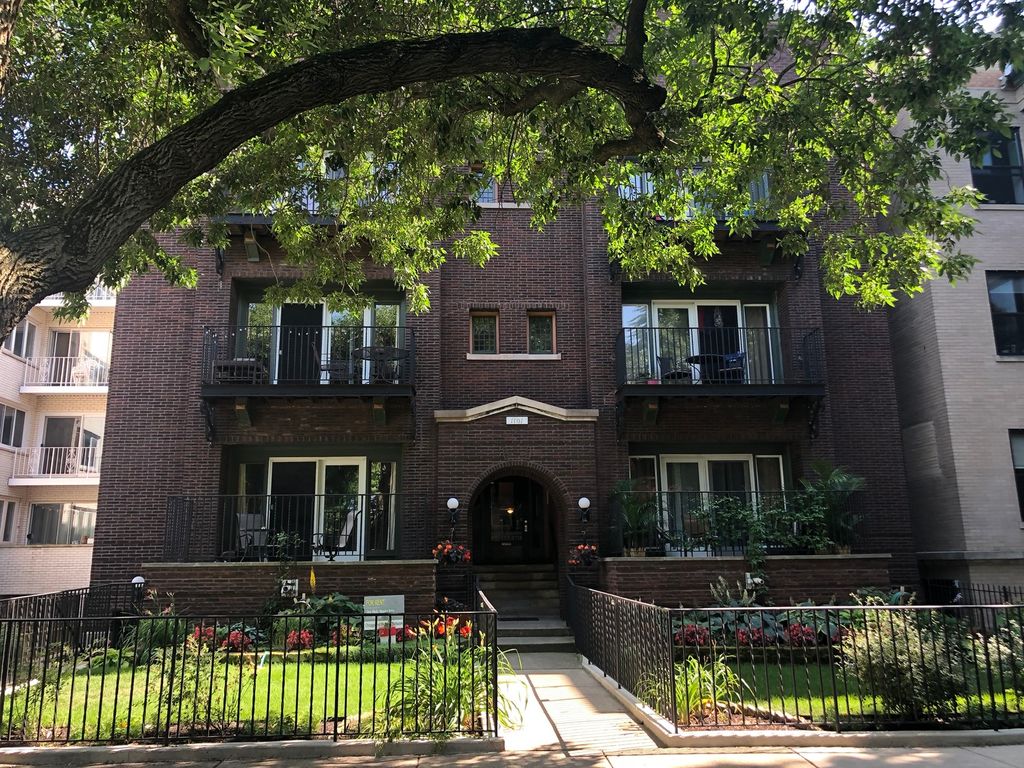 1101 W PRATT Boulevard 3W, Chicago, IL 60626