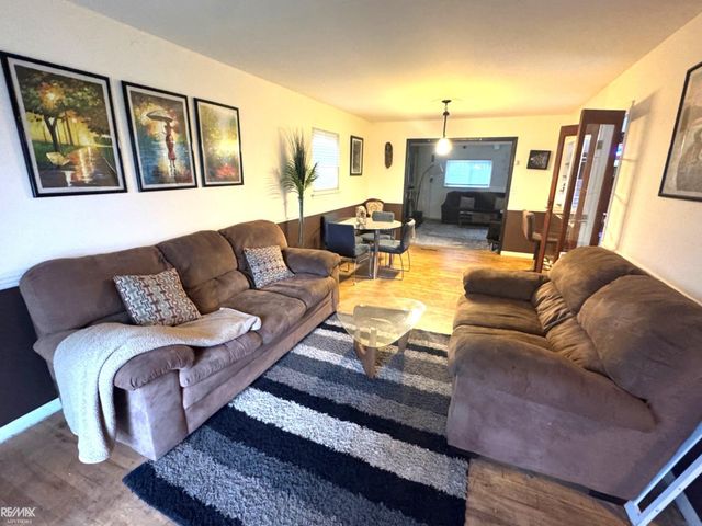 29337 Roan Drive, Warren, MI 48093